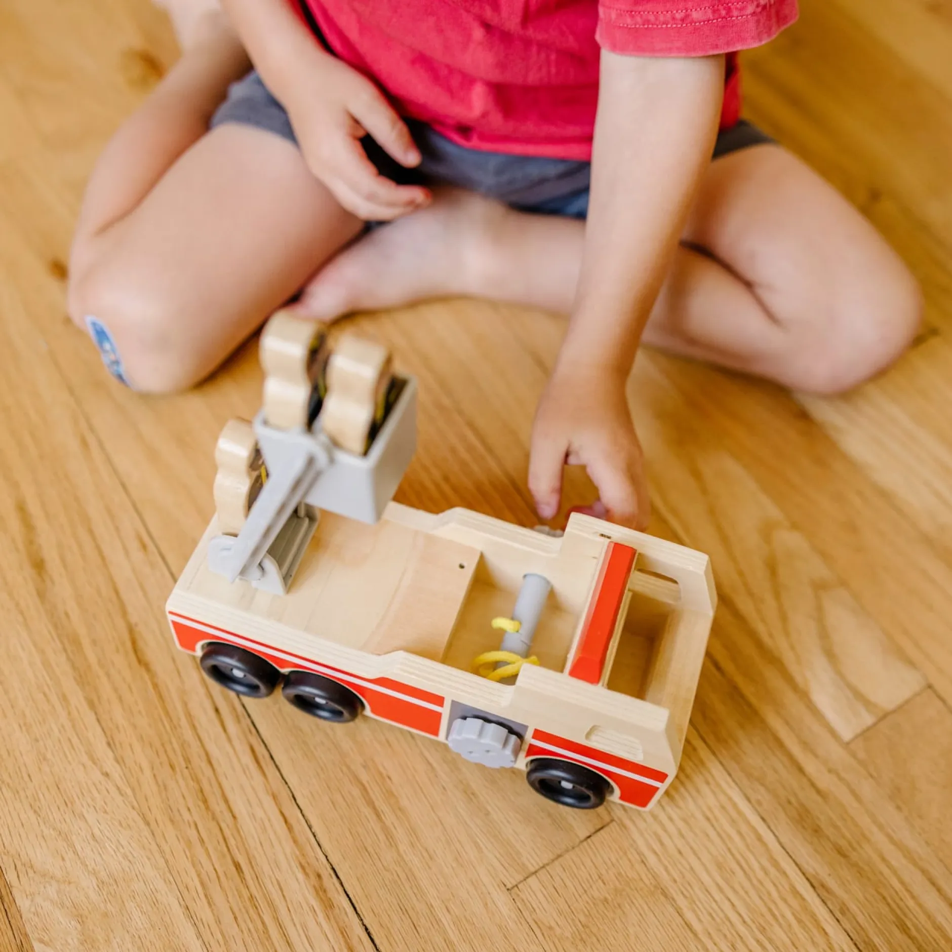 Vehicles & Trains>Melissa & Doug Classic Wooden Fire Truck Play Set