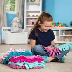 Craft & Stamp Kits>Melissa & Doug Created by Me!™ Heart Fleece Blanket No-Sew Craft Kit