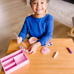 Craft & Stamp Kits>Melissa & Doug Decorate-Your-Own Wooden Heart Box