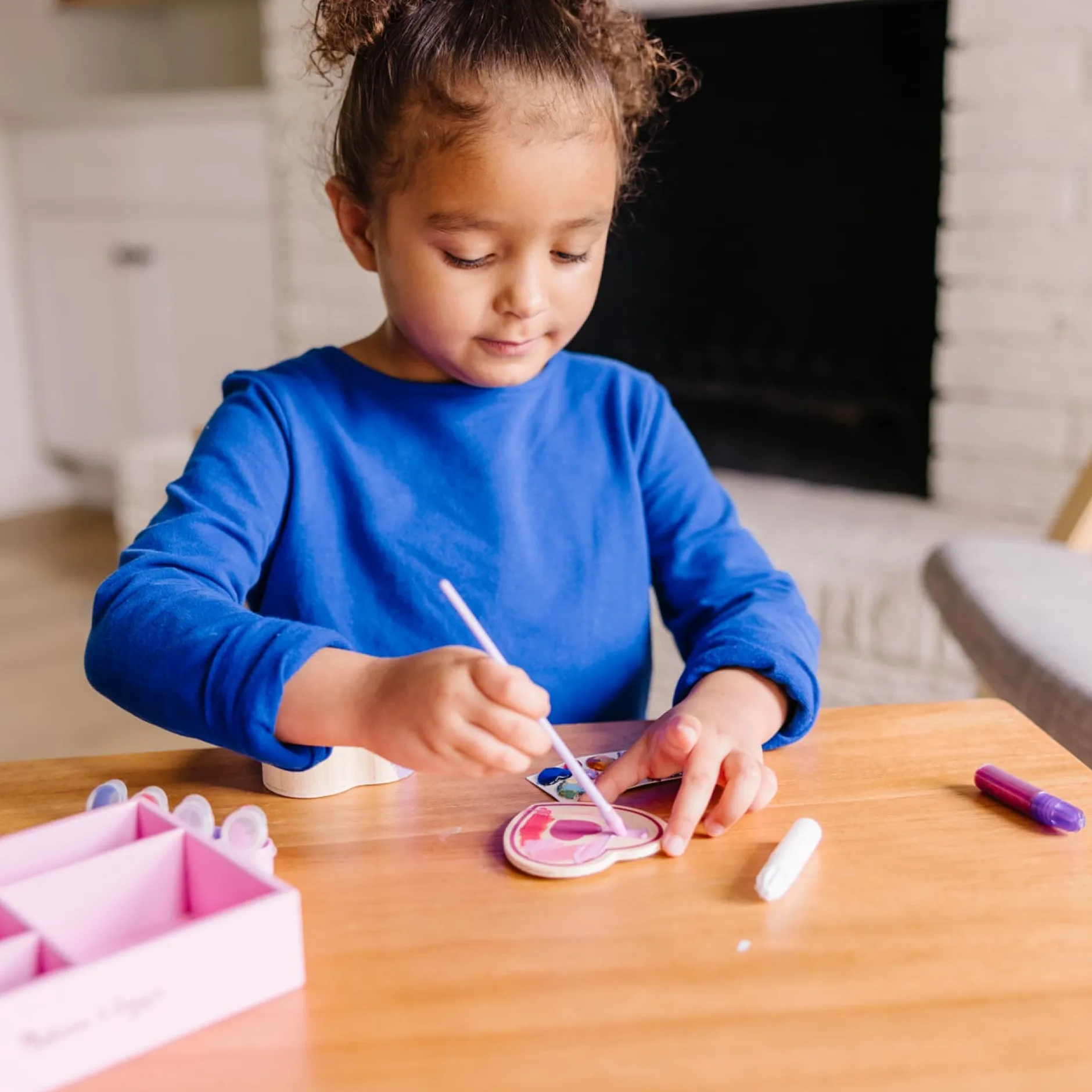 Craft & Stamp Kits>Melissa & Doug Decorate-Your-Own Wooden Heart Box