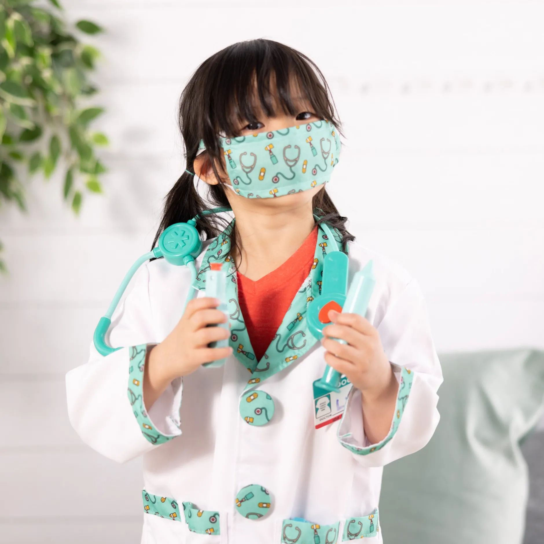 Dress Up>Melissa & Doug Doctor Costume Role Play Set