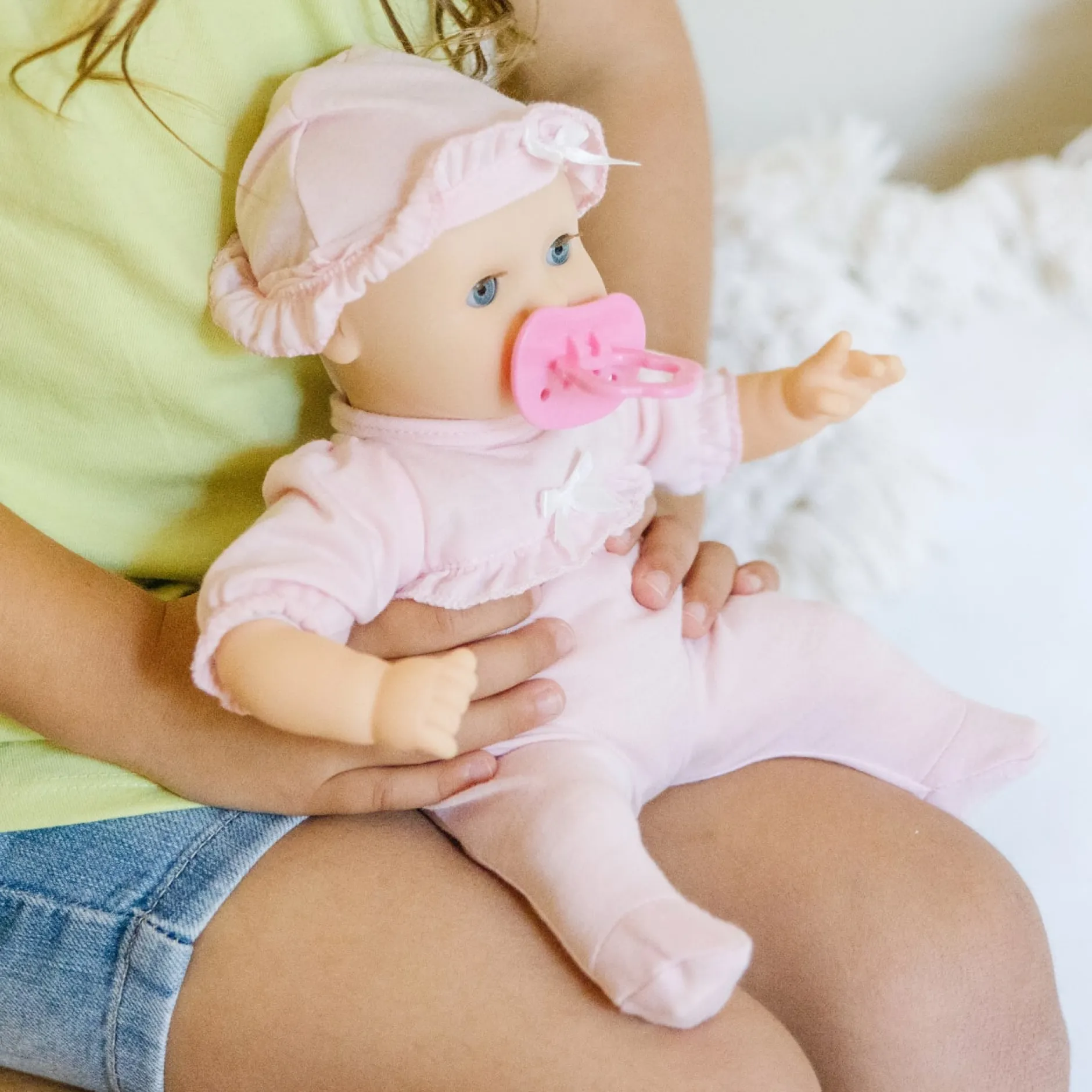Dolls & Dollhouses>Melissa & Doug Mine to Love - Jenna 12" Baby Doll