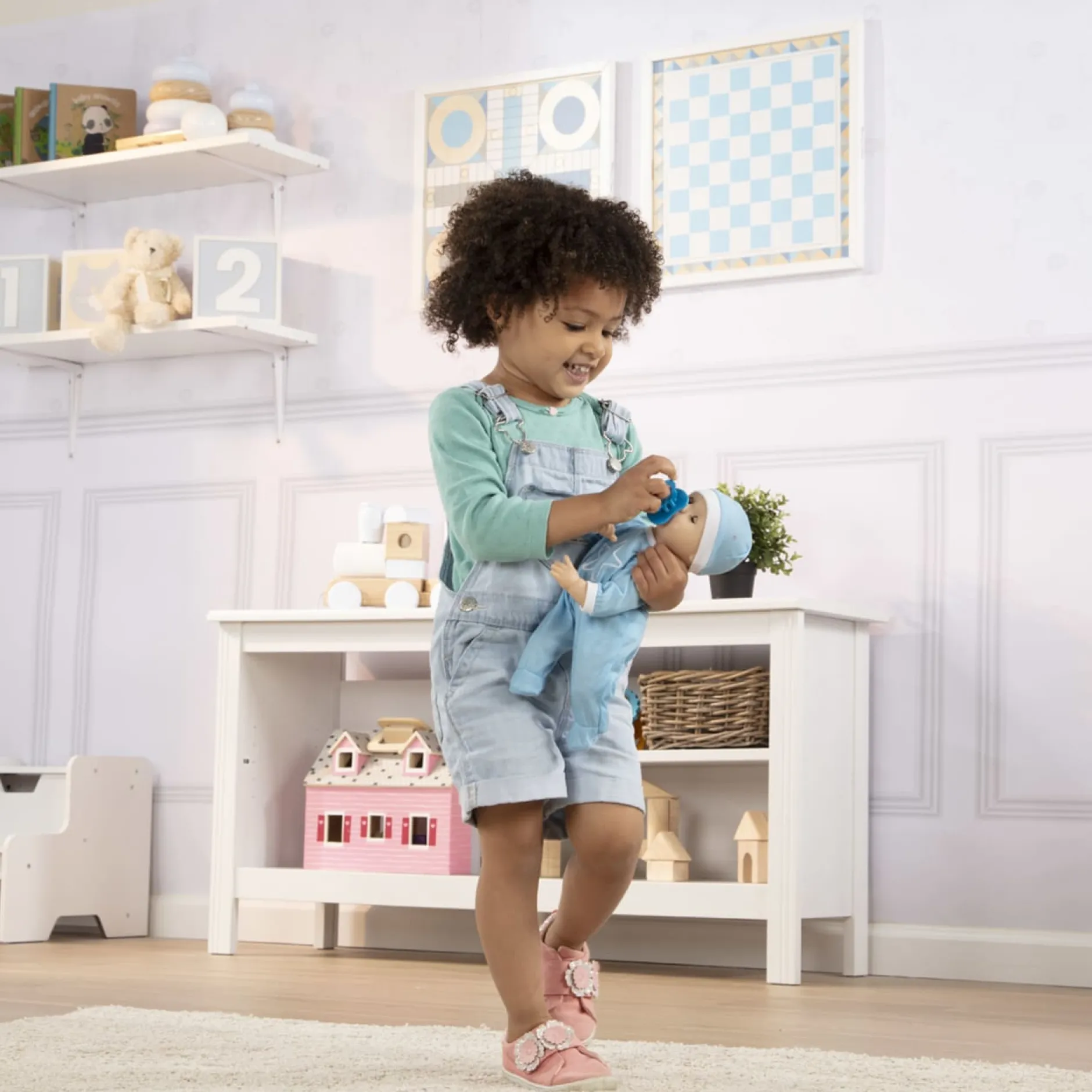 Dolls & Dollhouses>Melissa & Doug Mine to Love Jordan 12-Inch Baby Doll